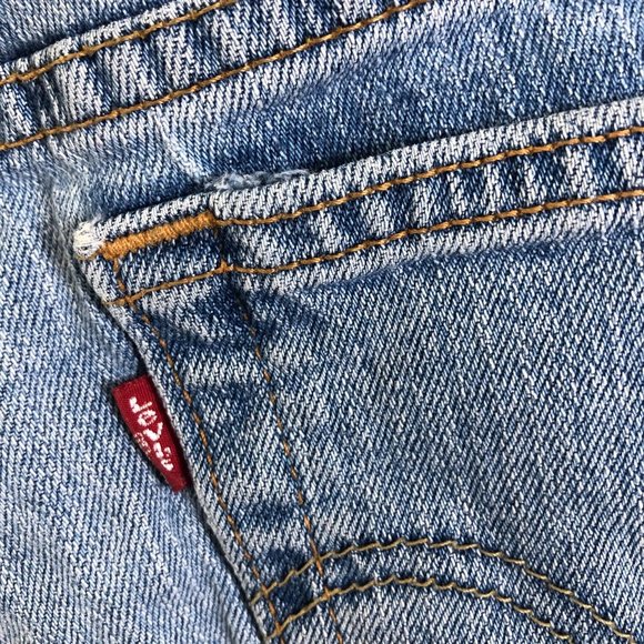 LEVI'S NOUVEAU 515 Distressed Jean Shorts Size 6 - Picture 7 of 11